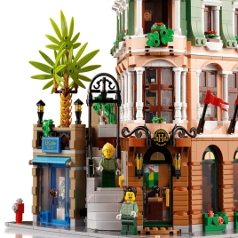 Конструктор LEGO Icons Creator Boutique Hotel 10297